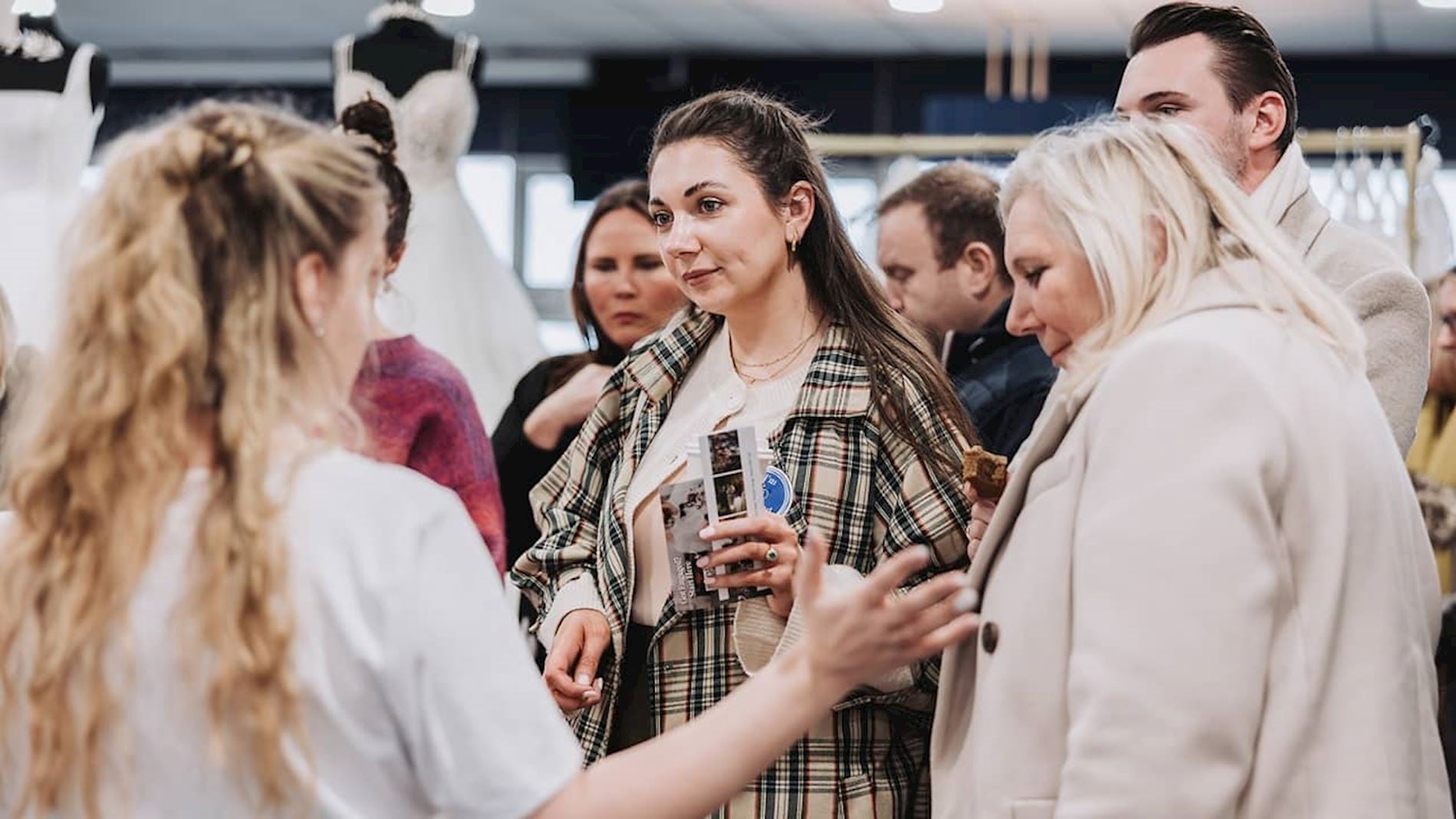 Red Event Wedding Fayre content-03.jpg